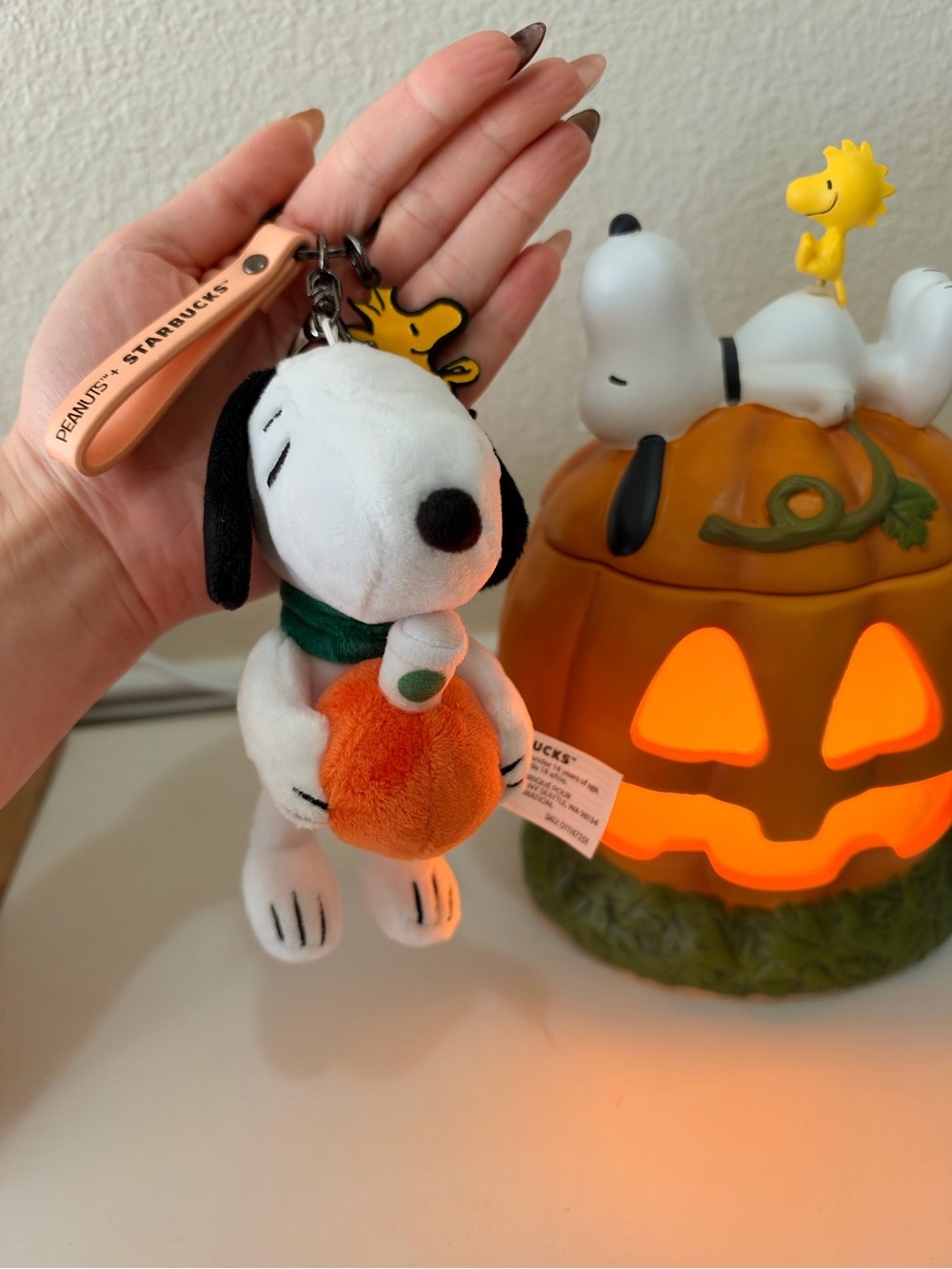 Starbucks x Peanuts Snoopy Pumpkin Plush Keychain Halloween 2026 NEW SEALED